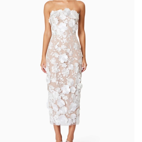 Elliatt Dresses & Skirts - elliatt helena white strapless 3d floral embellished midi bridal dress medium